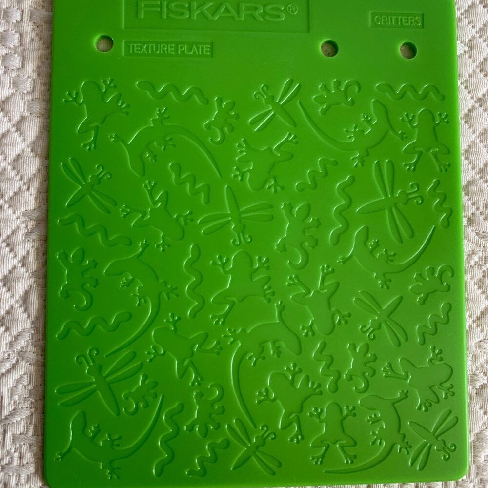 Scrapbooking Fiskars Critters & Leather Embossing Plate 6x7"